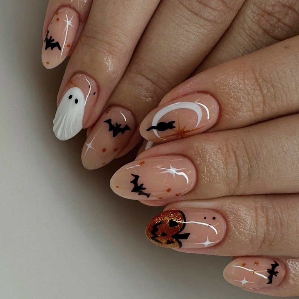 Nail Art Press On - 24pcs Simple อัลมอนด์กดบนเล็บน่ารักสีขาว Ghost BAT Decor
