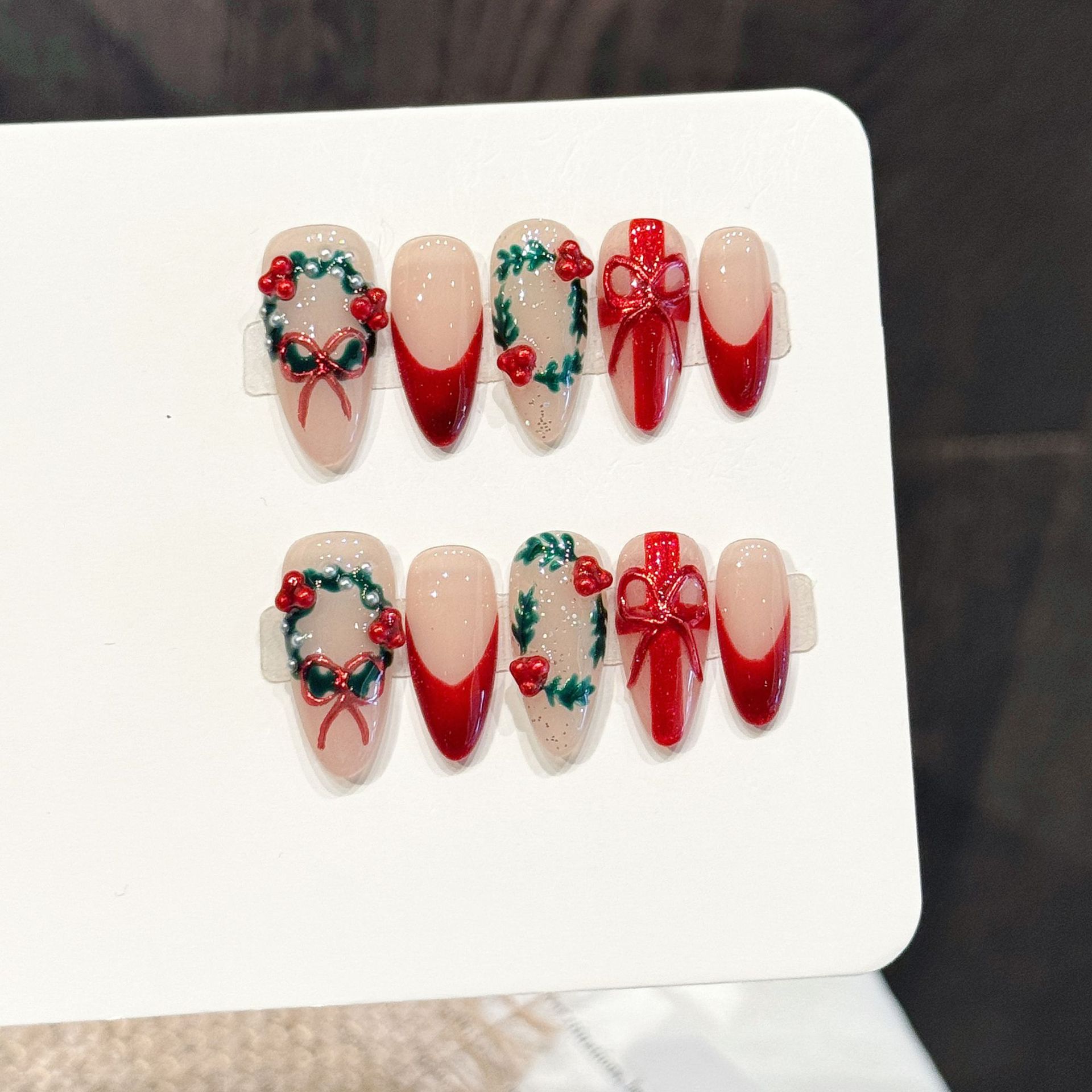 เล็บปลอมสำเร็จรูปสีแดงนู้ดทรงอ - Nail Art Press On บทวิจารณ์และราคา