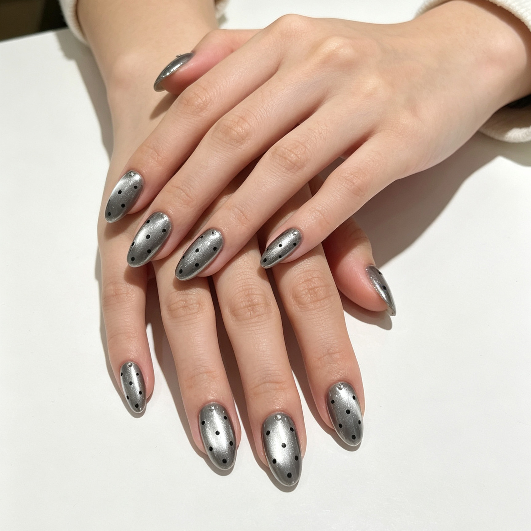 ชุดเล็บปลอมแบบติดง่าย ลายตาแมว - Nail Art Press On บทวิจารณ์และราคา